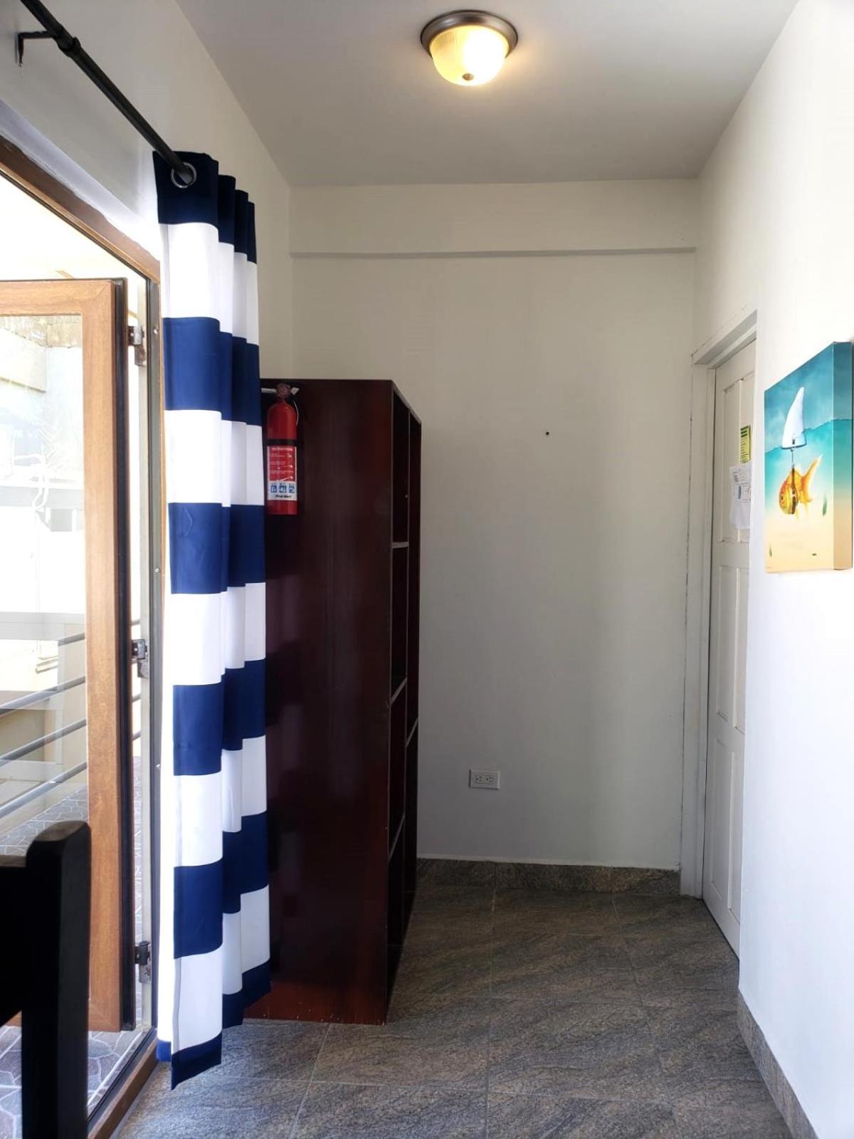 Beach Club Budget Rooms At Popeyes Caye Caulker Eksteriør bilde