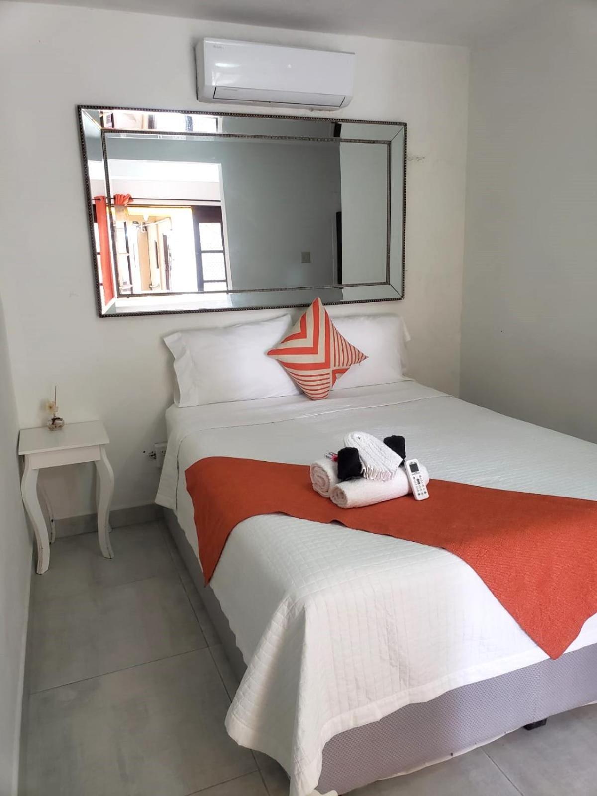 Beach Club Budget Rooms At Popeyes Caye Caulker Eksteriør bilde